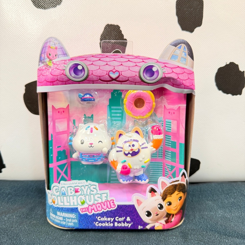 DreamWorks Gabby's Dollhouse Cakey Cat & Cookie Bobby Kids Toy White Pink